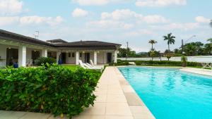 Villa Jardim Acapulco - Guarujá - Praia de Pernambuco