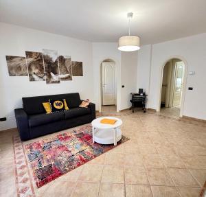 LA Home - Animal House