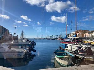 Appartements appartement centre historique Meze : photos des chambres