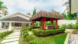 Villa Luxuosa - Condomínio Jardim Acapulco Guarujá