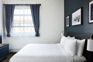 King Studio room in The Confluence Hotel