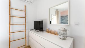 Relaxing Beach House in Alfamar by LovelyStay