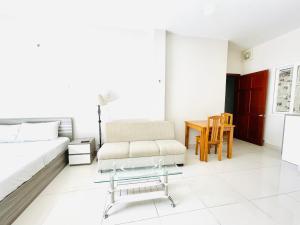 EMERALD APARTMENTS