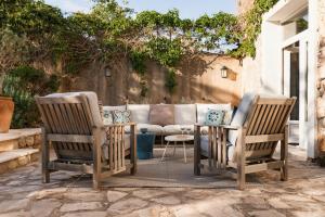 Villa Estelle, Timeless Design in Ancient Stone