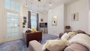 Modernised 3-bedroom Blackburn townhouse sleeps 6