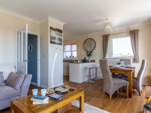2 bed in Brixham 78185
