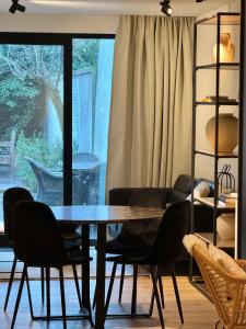 Luxury Apartment with Cosy Garden!