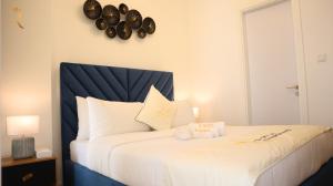 Masdar 2BR Duplex - Chic Stylish Stay