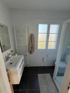 Villas Maison 8/10 pers / piscine chauffee / St Palais sur Mer : photos des chambres