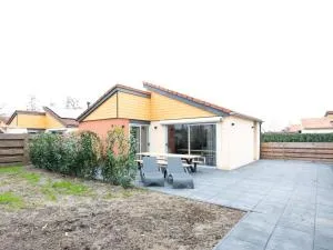Wellness Bungalow with whirlpool and sauna - Zevenhuizen