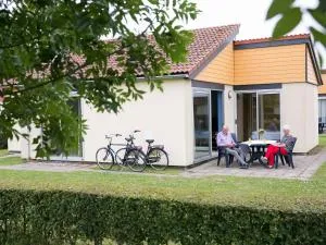 Nice holiday home with garden - Zevenhuizen