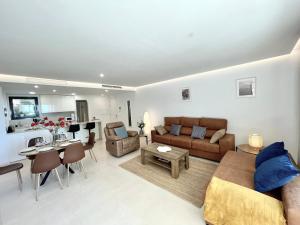 Modern 3 Bedroom Apartment 300 meters to the Beach