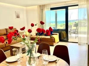 Modern 3 Bedroom Apartment 300 meters to the Beach