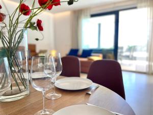 Modern 3 Bedroom Apartment 300 meters to the Beach