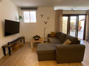 Private pool, parking, BBQ in the South of GC