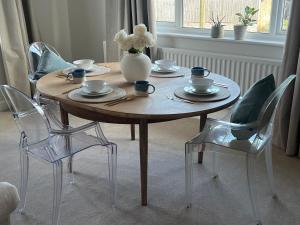 Chic seaside apartment