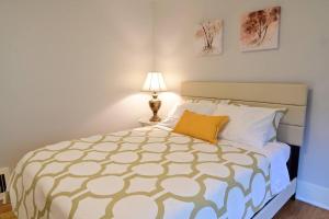 Quiet UW cottage by Ravenna park-Perfect location