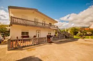 Family House Bar - Rap