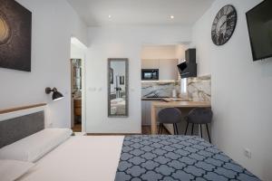 4M studios Above Sunset Beach
