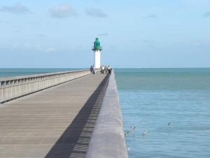 Appartements Agreable Studio CALAIS PLAGE Bord de Mer, Parking : photos des chambres