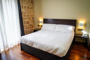 Double Room with Balcony room in Hotel Baeza Monumental
