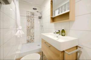 studio idéalement placé, calanques et centre ville