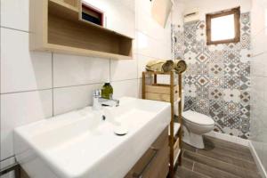 studio idéalement placé, calanques et centre ville