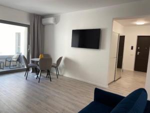 Elysium Old Square, Free street parking within the limits of available spaces and paid parking one minute away, Smart TV