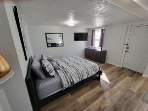Modern 1 BR Apt - Easy Parking 5 min from Downtown
