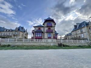 Appartements Basement/Entresol face a la mer 180° : photos des chambres
