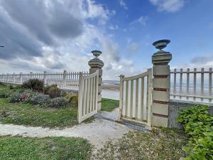 Appartements Basement/Entresol face a la mer 180° : photos des chambres