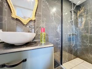 Appartements Basement/Entresol face a la mer 180° : photos des chambres