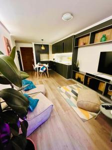 Exclusivo Departamento Equipado Estacionamiento Privado 2D-2B con Excelente ubicación en Los Ángeles