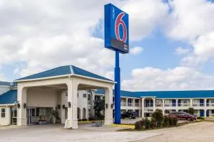 Motel 6 Seguin TX - 新布朗费尔斯