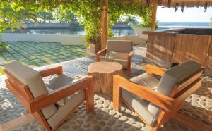 Mirasurf Hotel & Waves