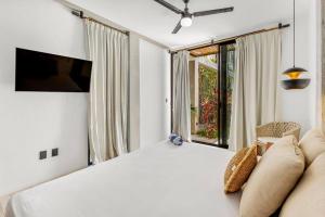 Lux Villa Only 5 Min to Beach!