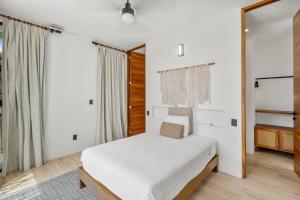 Lux Villa Only 5 Min to Beach!