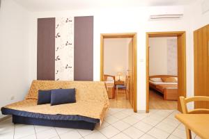 Apartments with parking space Baska, Krk - 18804