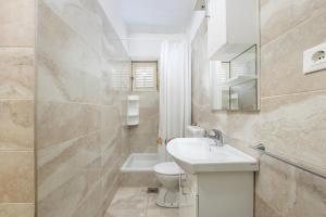 Apartments with parking space Tucepi, Makarska - 22936