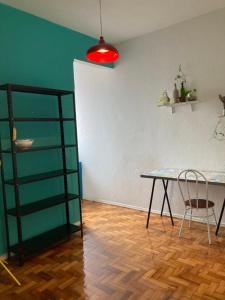 Apartamento charmoso Glória, rua do metrô