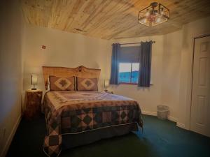 THE SNUGGLE INN