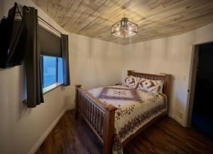 THE SNUGGLE INN