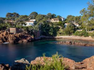 Studio Climatisé Idéal: Plage et Centre-Ville à Pied, WIFI Gratuit - FR-1-466A-51