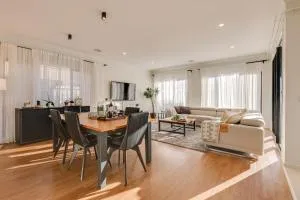 StayAU Cozy Holiday House 4BRM Big Group Tarneit - Tarneit