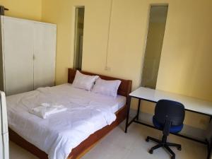Room 9 - Studio in a villa 5mn walk from the Royal Palace with swimming pool
