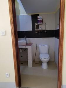 Room 9 - Studio in a villa 5mn walk from the Royal Palace with swimming pool