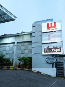 World Hotel Jakarta - Bandengan