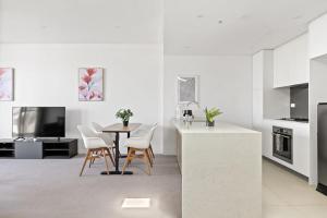 King bed Apt w Sofabed in Ryde - Fast Wifi