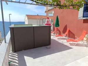 Sea View Apartment in Okrug Gornji near Trogir Centre