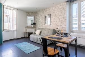 Les Suisses Apartment Zentral in der schönen Altstadt von Le Suquet 5 min zum Strand WLAN